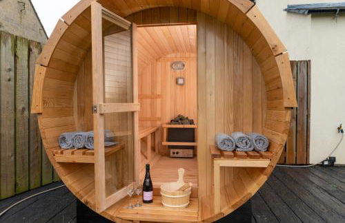 Designer Cotswold post house with external sauna - Foto 2