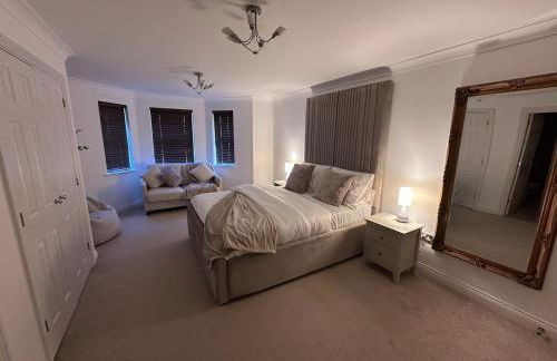 Elegant 5 Bed 5 Bath Home - Foto 11