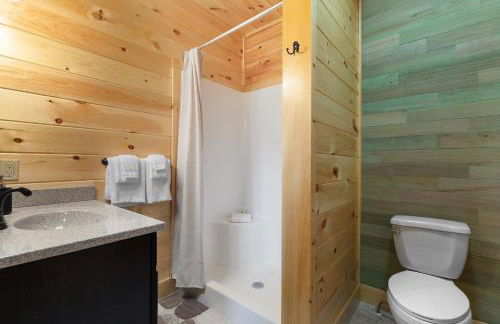 Smoky Bear Splash Top Rated Private Pool Cabin with Hot Tub, Mtn Views, Arcade Games, Excellent Location - Foto 39