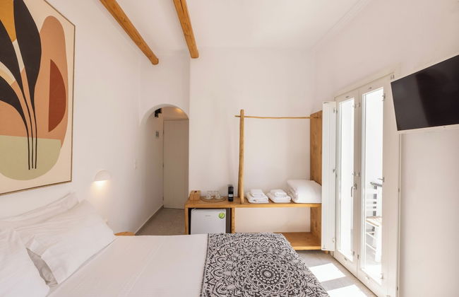 Parosquare Central Suites - Photo 11