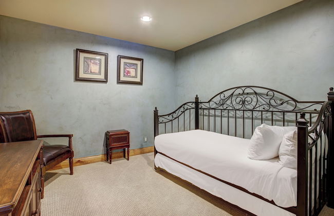 Elkhorn Lodge, A Vail Resorts Property - Photo 7