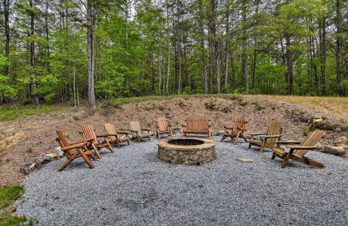 Rustic Sunset Escape on 67 Acres Outdoor Kitchen - Foto 27