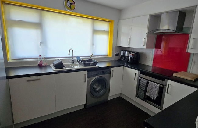 3 Bed House Stunning Views And Free Parking - Foto 47