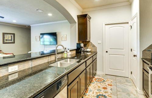 Spacious and Family-Friendly! TAMU Townhome with Yard - Foto 11