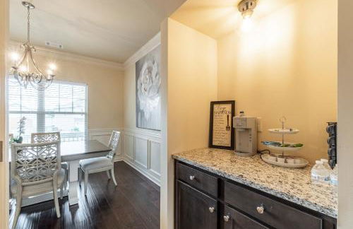 4-Bedroom Retreat with 5-Star Amenities - Foto 2