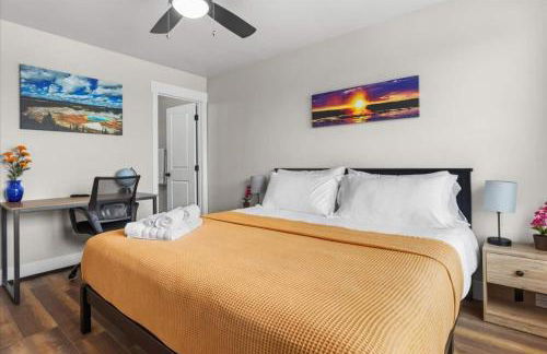 Crash with Class in this Townhome - Foto 4