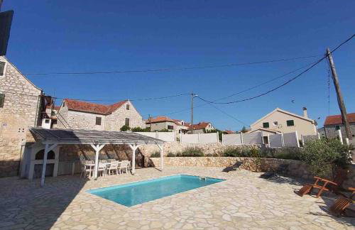 Secluded stone villa with private pool & garden - Foto 18