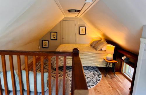 Charming 1BD Loft in Shelburne - Photo 9