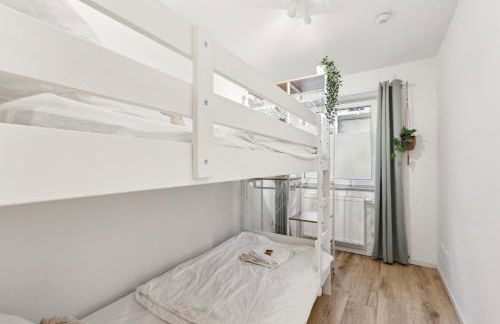 Gemütliches 2 Zimmer Ambient Apartment mit Queensize-Bett , Etagenbett& Schlafsofa in Alsternähe - Foto 4
