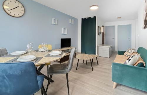 Appartement lumineux, épuré avec balcon et parking - Foto 9