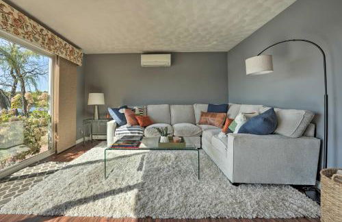 Spacious Delton Home with Fire Pit and Lake Views - Foto 1