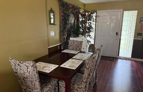 LARGE 2bed 1bath Near Beach & Downtown with KING BED - Foto 6