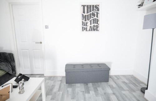 3 BR- King size bed, Netflix, Garden FREE Parking - Foto 8