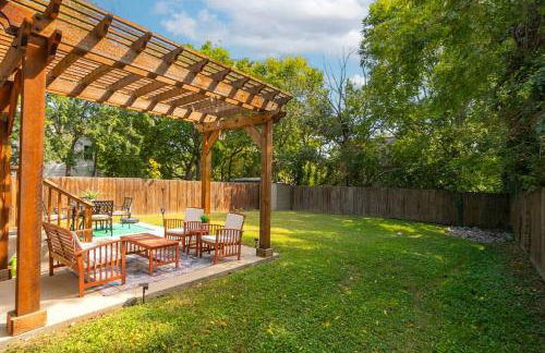 July Discount! Cottage Close to Downtown, Yard - Foto 17