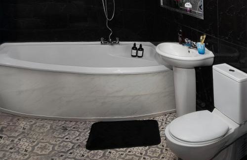 Stylish 3 bedroom Wigan House sleeps 7 - Foto 21