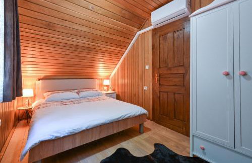 Slow leaving retreat in villa with heated pool, whirlpool, sauna, playground and barbeque in privacy near forest - Foto 33