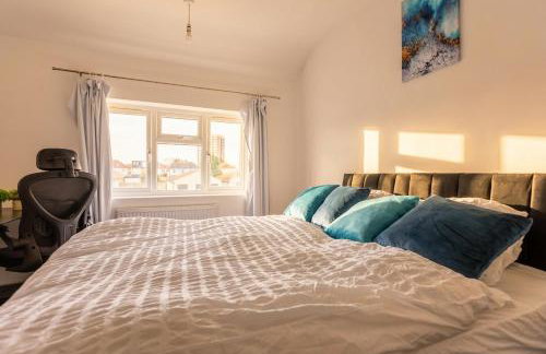 Spacious 3-Bed Home for 8 | Free Parking & Garden - Foto 9