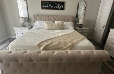 Beautiful New construction home - New Pool & Spa! - Foto 21