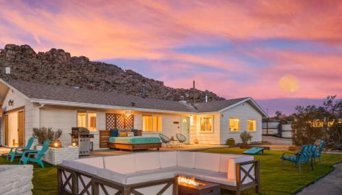 Neon Moon An Elevated Experience w Pool and Spa - Foto 1