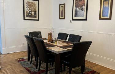 Beautiful Bungalow on Main - Foto 19