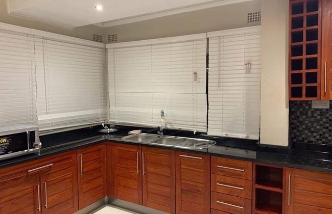 Executive 3 Bedrooms Fully Furnished Apartment Close to Amenities - Foto 6