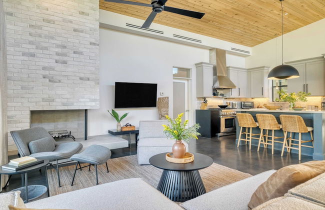 Sundrenched by Avantstay Pool, Mins to Old Town - Foto 7