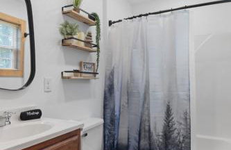 Trails End Cabin with a hot tub fire pit & indoor pool - Foto 23