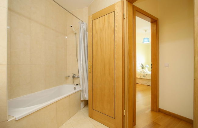 Atlantic Ocean Pool Apartment - Photo 13