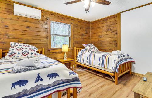 Long Pond Log Cabin with Hot Tub Soaks and Outdoor Fun - Foto 15