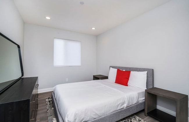 Brand NEW Luxury 3bdr Townhome In Silver Lake - Photo 10