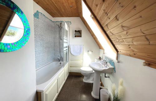 Beautiful 5BR House near Gretna Green with Garden - Pass the Keys - Photo 36