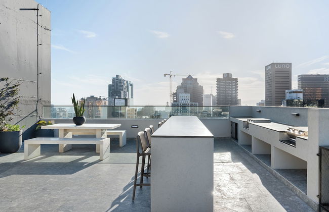 The Tokyo 003 - Photo 21