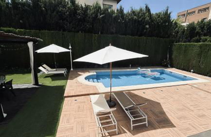 Extraordinaria Villa con piscina y chimenea - Photo 9