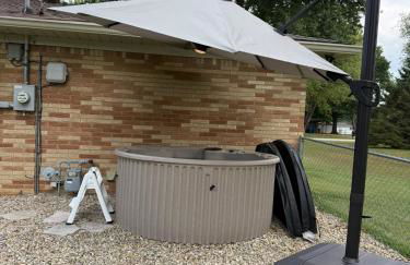 Delightful 3 Bd Home with King size bed, hot tub, playground! - Foto 43