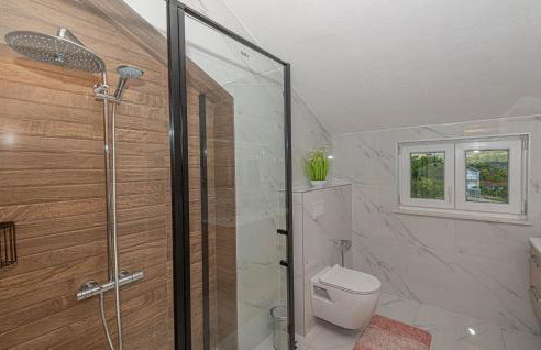 Awesome Home In Ruzic With Jacuzzi - Foto 36