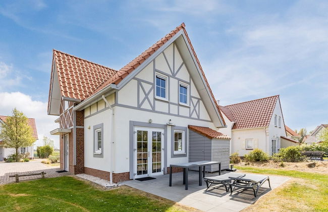 Beachside Villa + Sauna - Photo 1