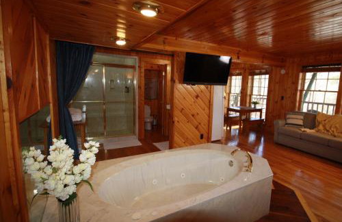 Haus in the Heart of Helen - Vacation Suites - Foto 23