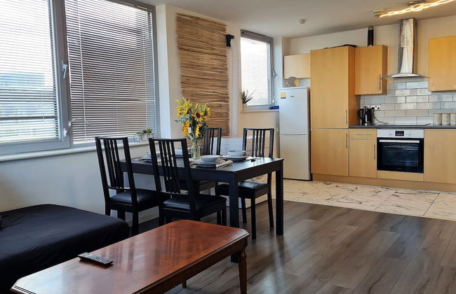 2 bedroom Central Flat with Parking - Foto 8