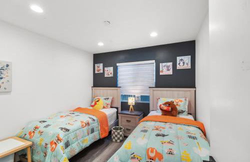 Super Spacious Family Vacation House! - Photo 41