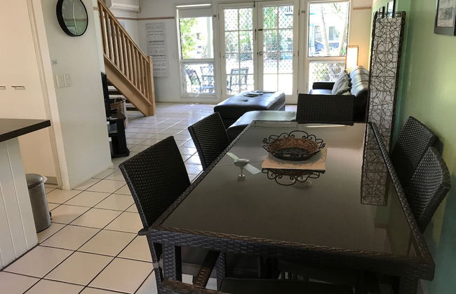 Coral Beach Noosa Resort - Photo 18