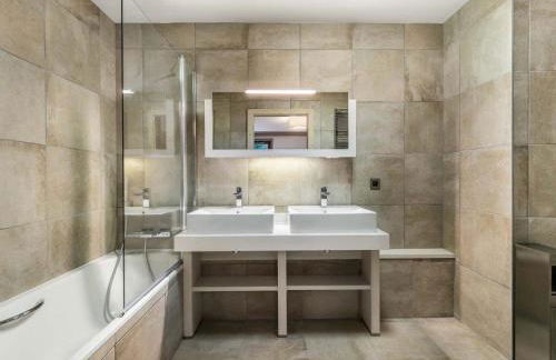 Appartement moderne à Courchevel avec parking et WiFi - FR-1-562-64 - Foto 5