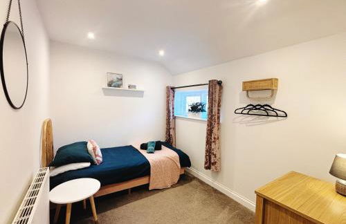 Potters Lodge - private parking & self check in - Foto 12