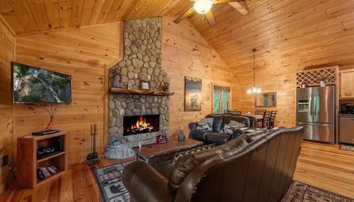 The cozy Lazy Laurel with year-round mountain views, hot tub, fire pit - Foto 4