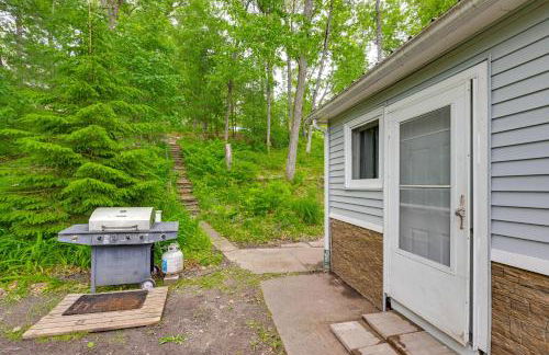 Lakefront Cabin with Fire Pit, Dock, and Boat Rental - Foto 22