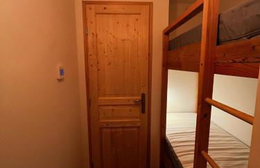 Skis aux pieds IN-OUT, Linge inclus, Parking et WIFI gratuits, proche du centre et tout confort, Mont Vallon Lodge Méribel Mottaret - Foto 16