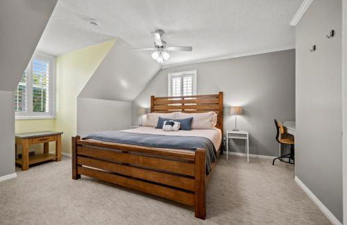 Hobbs Mill Ski Lodge Theater Games Dogs OK - Photo 30