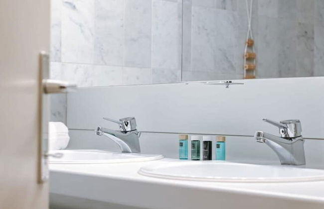 Authentic Apartment With Terraces and Parking - Photo 29