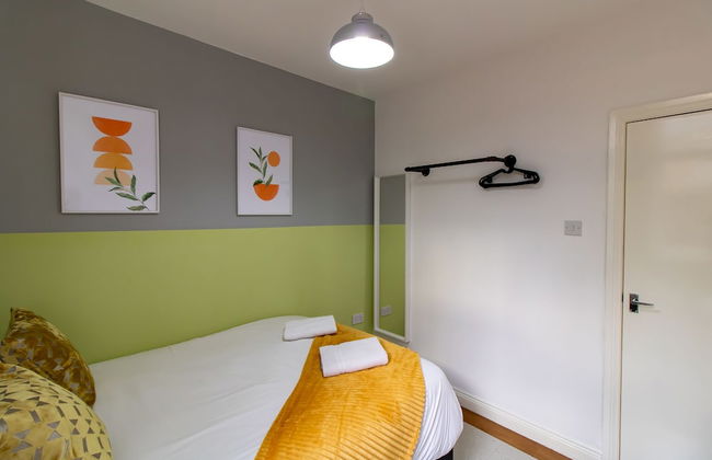 Impeccable 2-bed Apartment in Gateshead - Photo 7