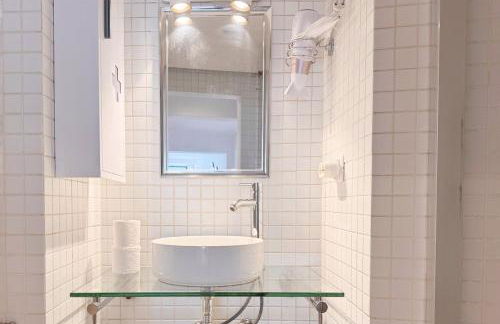 Basilio Studio next to Ladra Flea Market - Foto 15