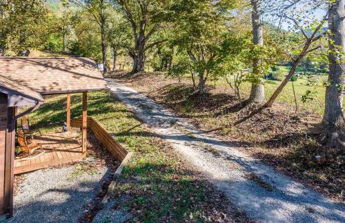 *New Owner Special* Cozy Cabin with mountain views - Foto 23